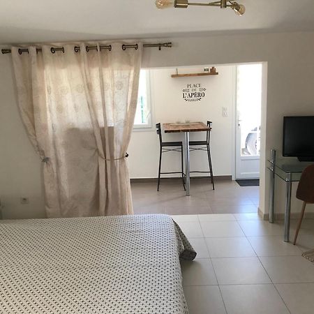 Appartement Dans La Colline Belgentier Luaran gambar