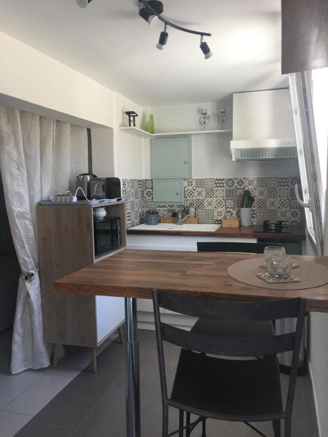 Appartement Dans La Colline Belgentier Luaran gambar