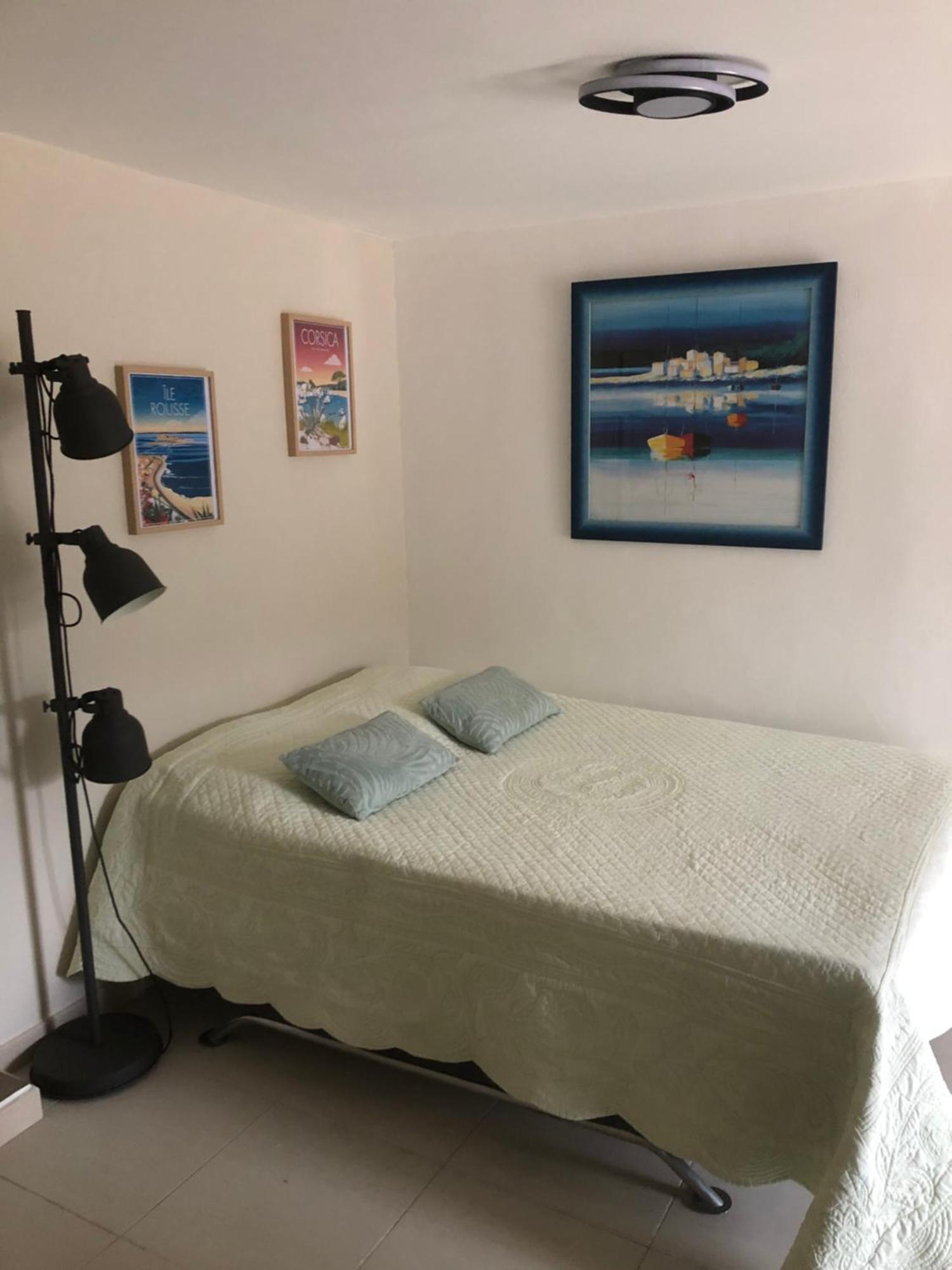Appartement Dans La Colline Belgentier Luaran gambar